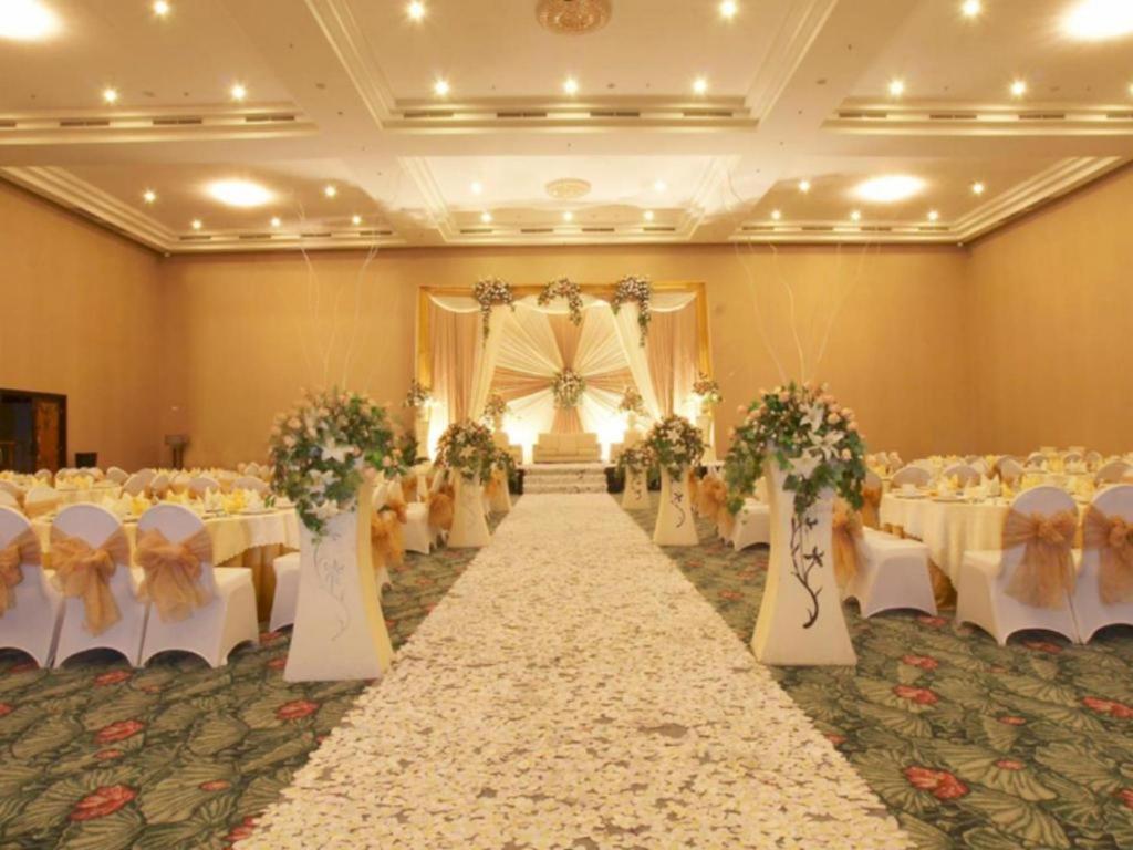 Sintesa Peninsula Hotel Manado Eksteriør bilde