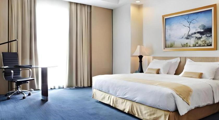 Sintesa Peninsula Hotel Manado Eksteriør bilde