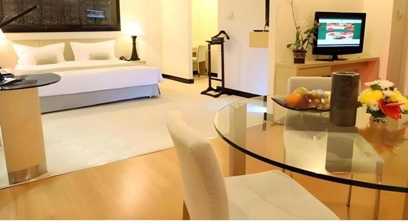 Sintesa Peninsula Hotel Manado Eksteriør bilde