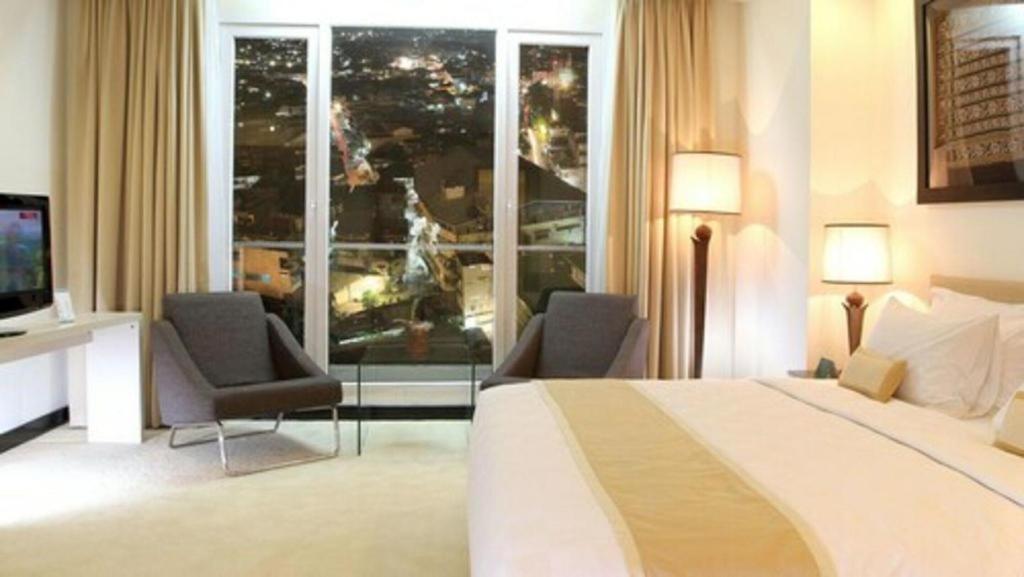 Sintesa Peninsula Hotel Manado Eksteriør bilde